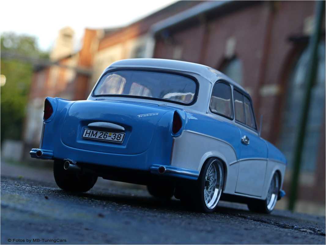 1:18 Trabant P50 blue / cremewhite mit Alufelgen und inkl OVP